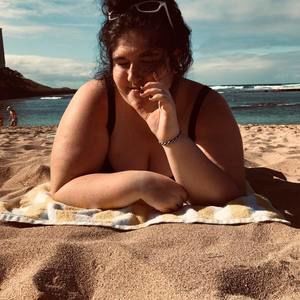 Meet your Posher, Amalia